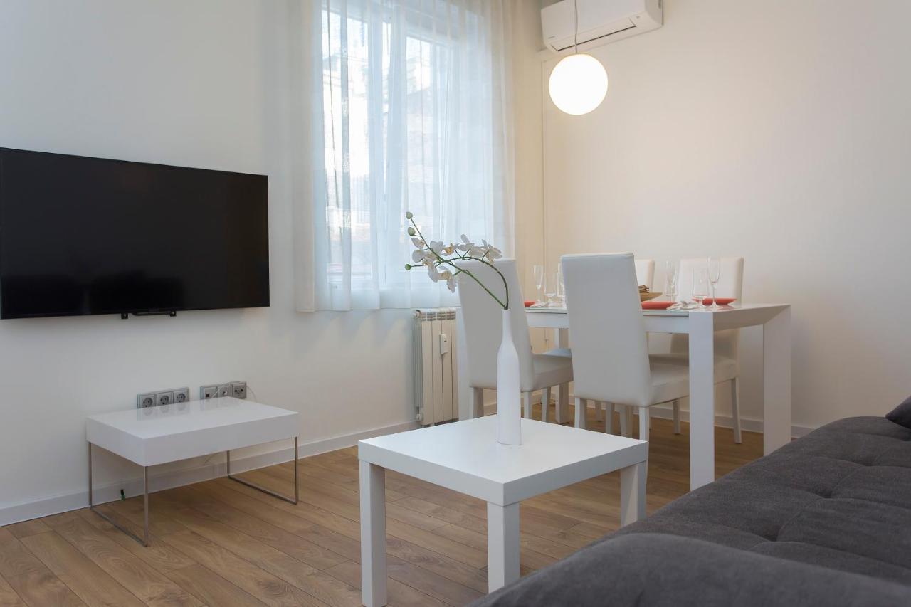 Modern Apartment In The City Center Sofia Exterior photo