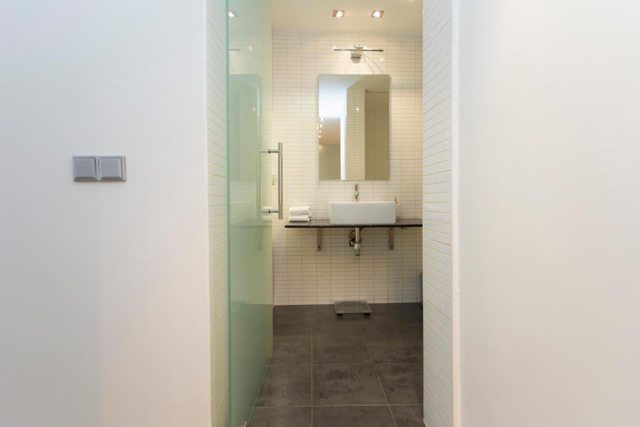 Modern Apartment In The City Center Sofia Exterior photo